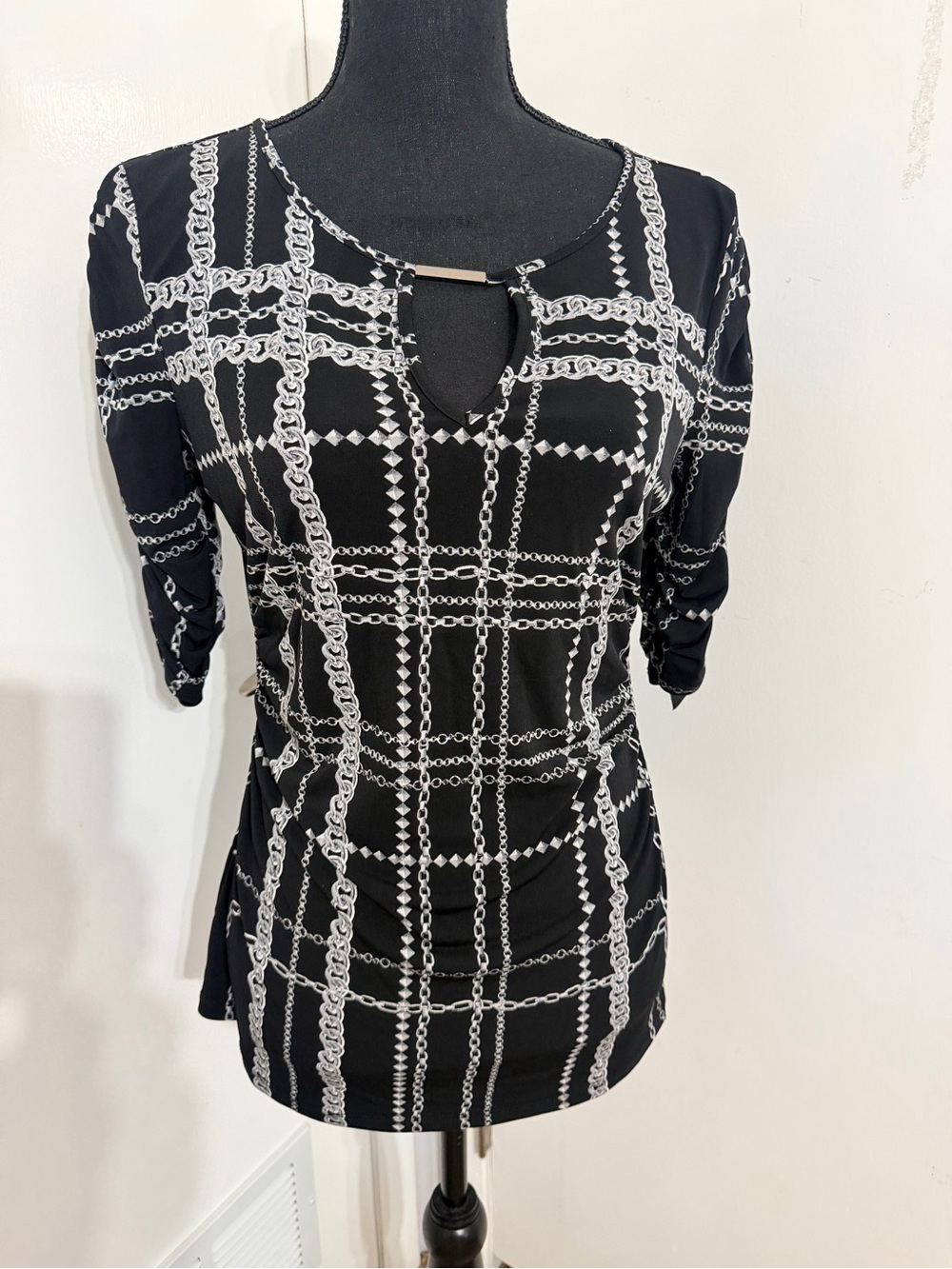 Thalia Sodi Black and White Chain-Print Long Sleeve Top
